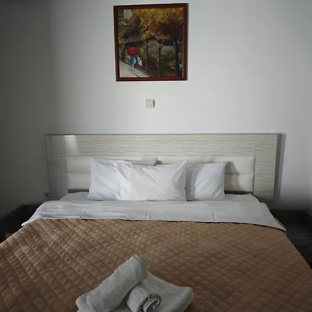 De Inchiriat Havana Hotel *